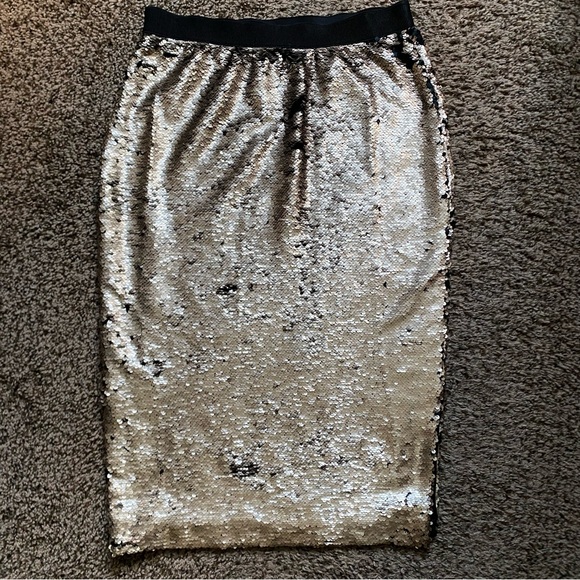 H&M Blue & Gold Sequin Stretch Waist Knee Length Party Fun Skirt Size Small, D08 - Picture 1 of 7